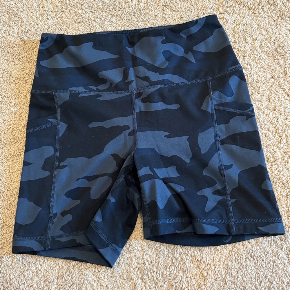 Navy camo biker shorts size medium